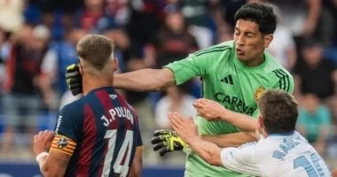 الاتحاد الإسباني يعاقب حارس سرقسطة بالإيقاف 13 مباراة بسبب اعتداء على لاعب هويسكا